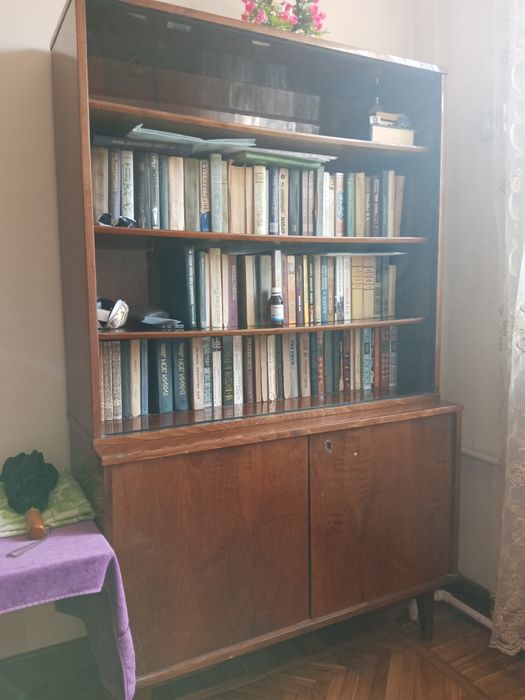Продается мебель хельга, книжный шкаф