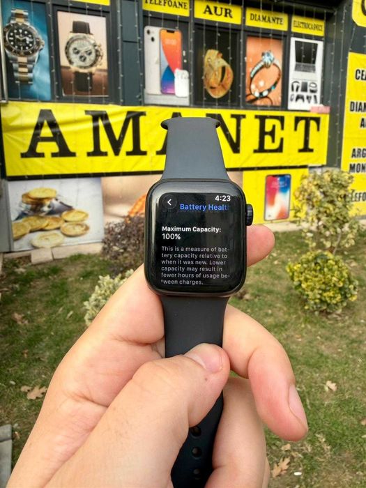 Apple Watch SE 3 / 40mm  / GPS / Black - Baterie 100% - ca NOU