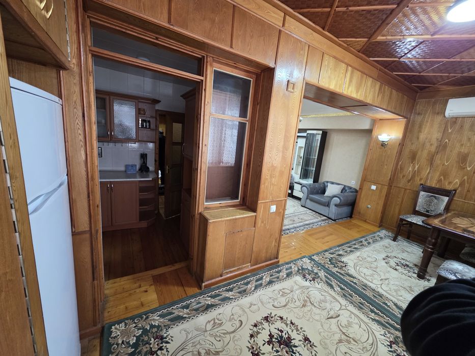 Сдаётся квартира с 2 дворами в Юнусабадском районе (Ц-6), напротив пож