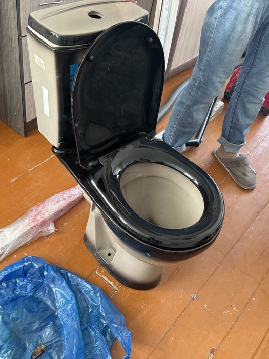 Продам унитаз новый