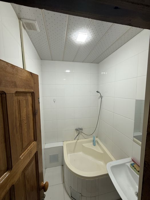 3 xonali kv sotiladi