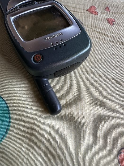 Продавам Nokia 7110