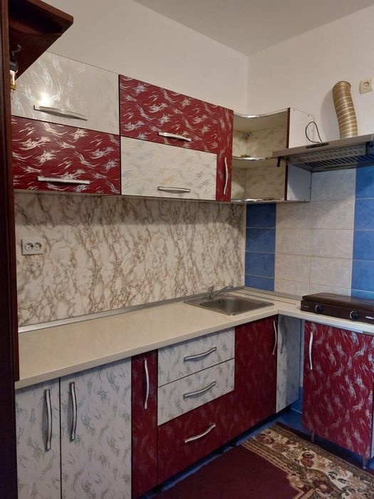 Garsonieră de închiriat- zona Tractoru