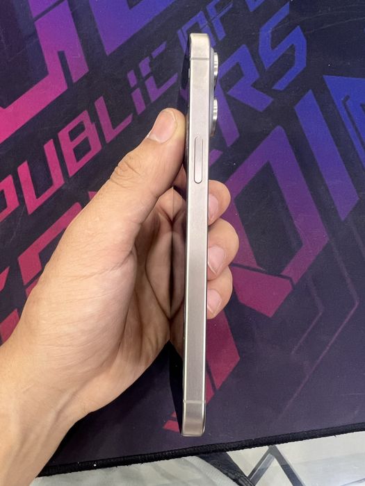 iPhone 15 Pro mqx