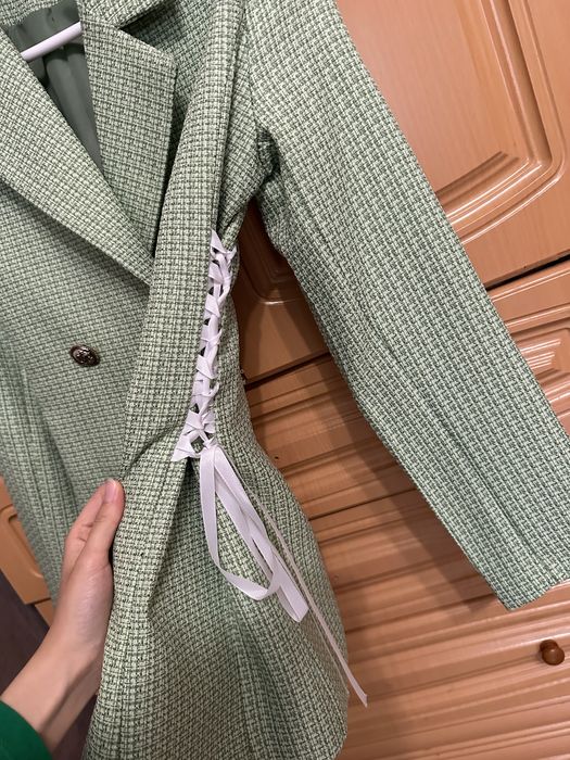 Продам приталенный пиджак