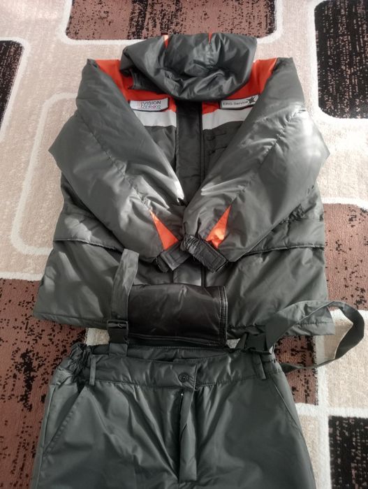 Продам зимнии костюмы