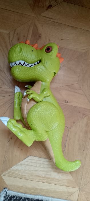 Динозавры игрушки.