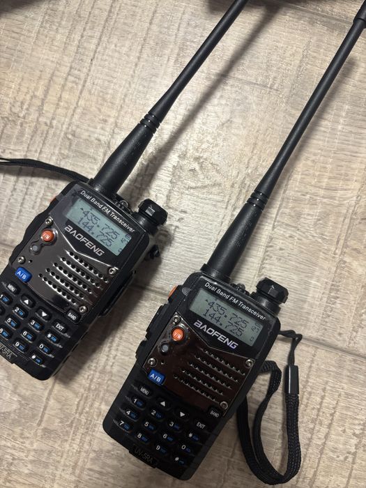 Set 2 Stații Audio Baofeng UV-5RA