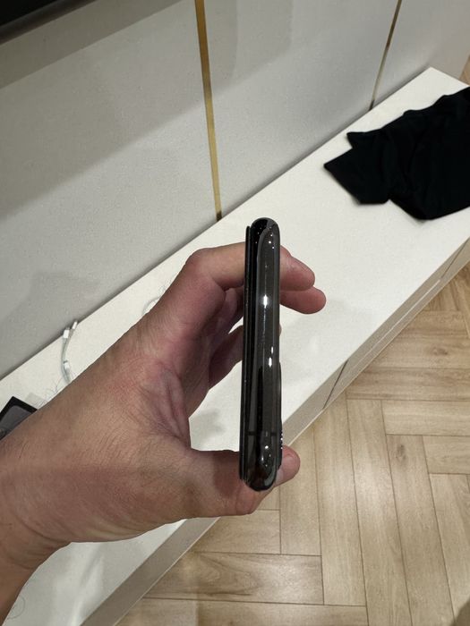 Продам Iphone 11 pro 64г