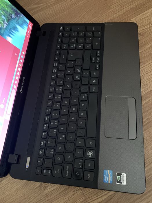 Laptop Packard-bell intel core i7,500gb m,Windows 11,4gb ram,cu incarc
