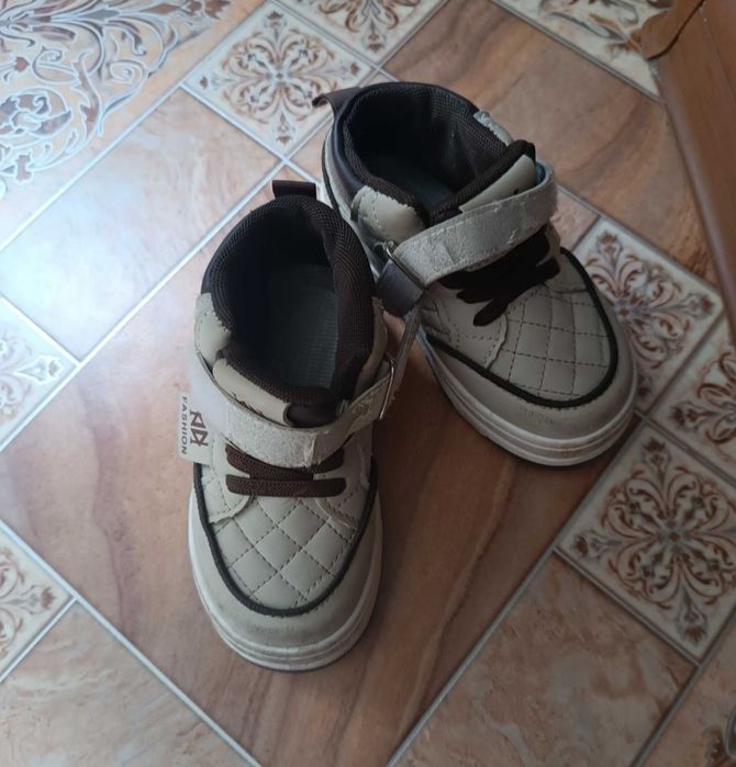 Зимние  осенние сапоги и одежды