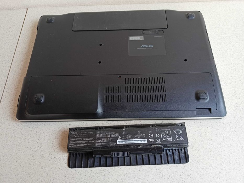 Elemente Asus N56V