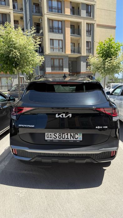 Kia Sportage Premium FWD 1 800