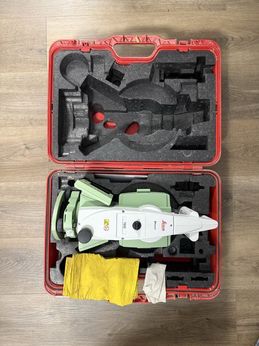 Leica TS12 R400 7”