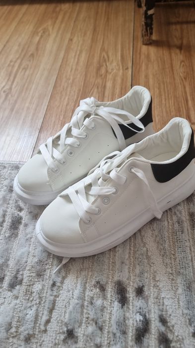 Кроссовки белые 41 размер