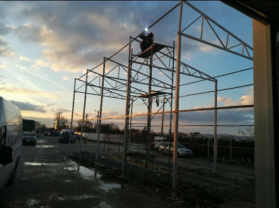 Vand hale metalice cu panouri sandwichi 12x10 m