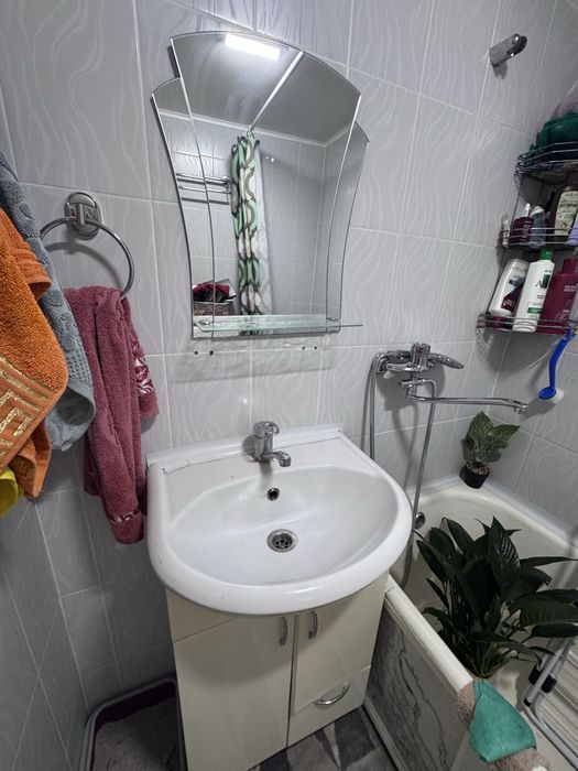 Раковина тумба и зеркало