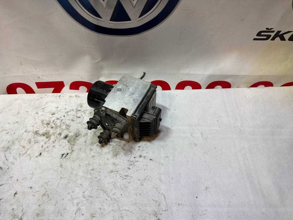Pompa ABS 3C0614109T VW Passat B6 / CC (358)