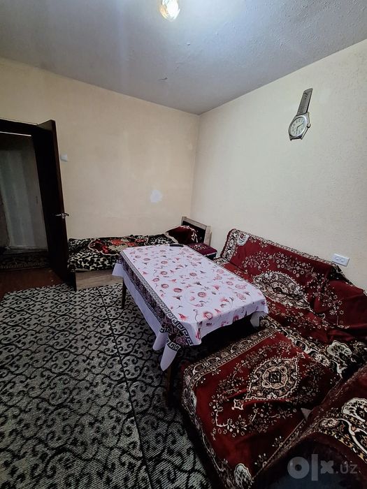 Yahshi locatsada, yonida maktab bog'cha, metro 1 km, kadastr bor