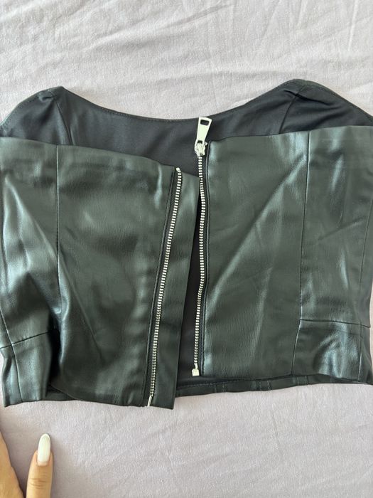 Кожен корсет Bershka