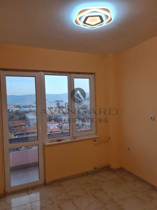 Продава се Тристаен апартамент в Пловдив, Кършияка - 86 кв.м за 860 €/кв.м - Снимка #1