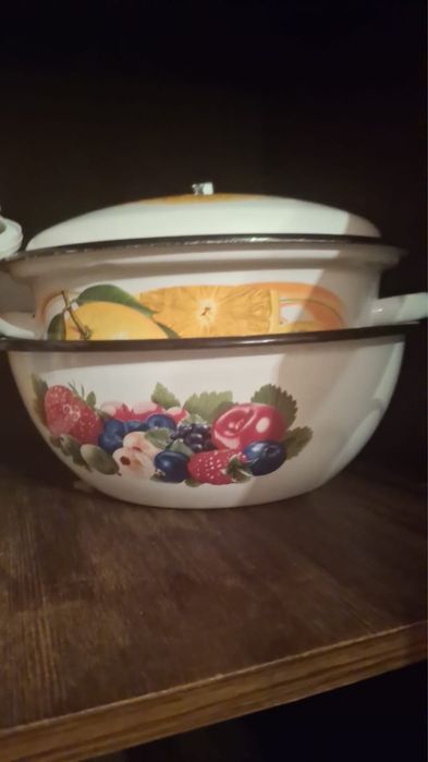 Микроволновка, ковер, самовар, посуда