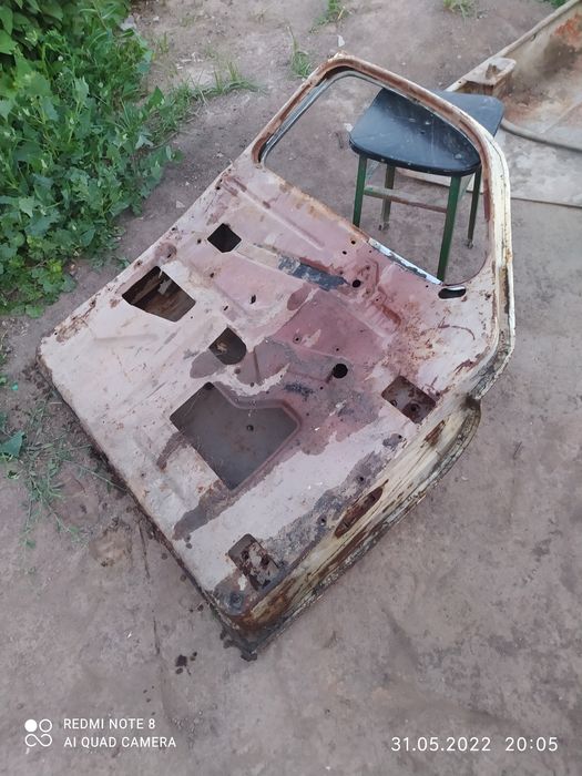 Продам кузовные запчасти от антиквариат авто "зим"
