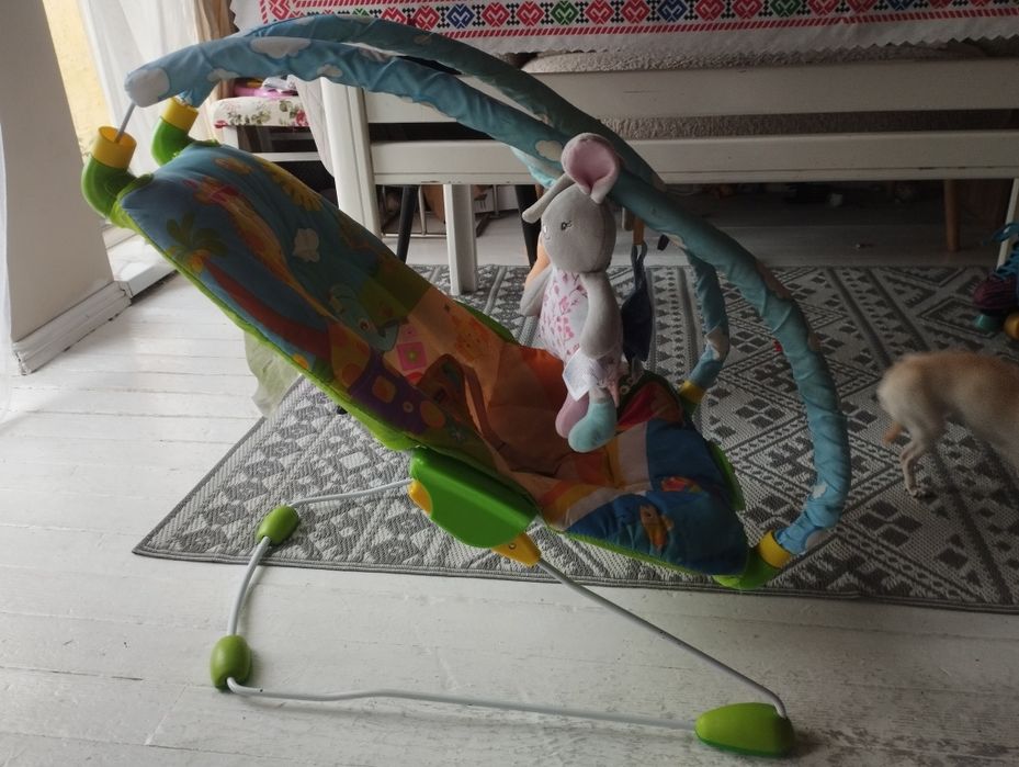 шезлонг и ИКЕА стол за хранене