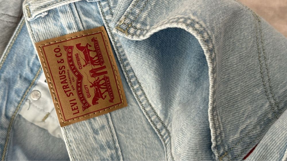 Levis джинсы новые