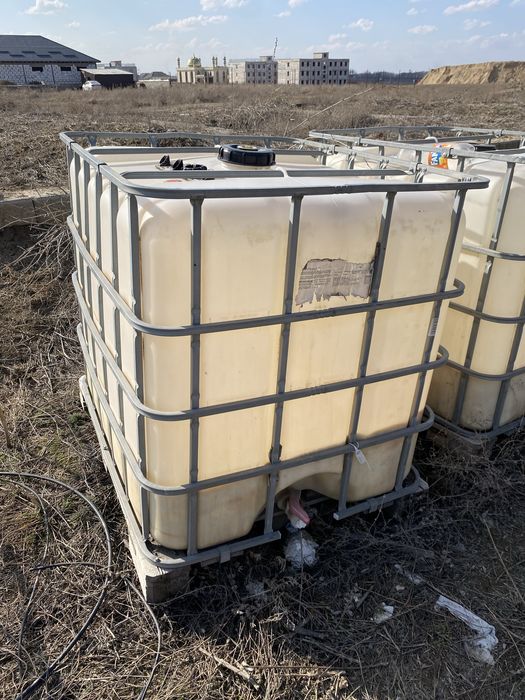 Продам емкость 1000л