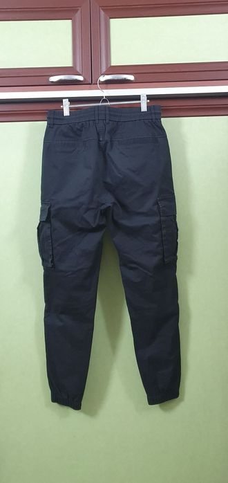 Продам  брюки женские. В отличном состоянии Размер указан на фото.