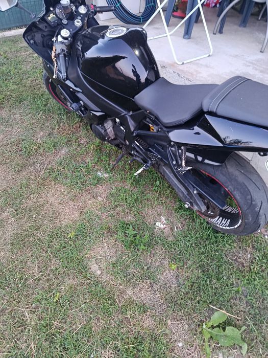Vând Yamaha r1 2003 model pe injectie limitat in acte a2