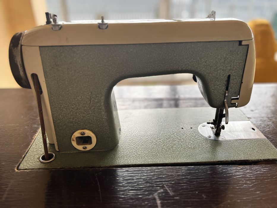Masina de cusut Ileana-UMC Cugir-cu masa originala-Braila