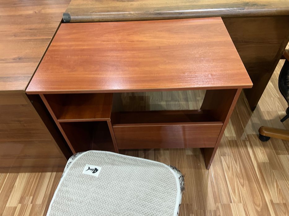 продам офисный стол