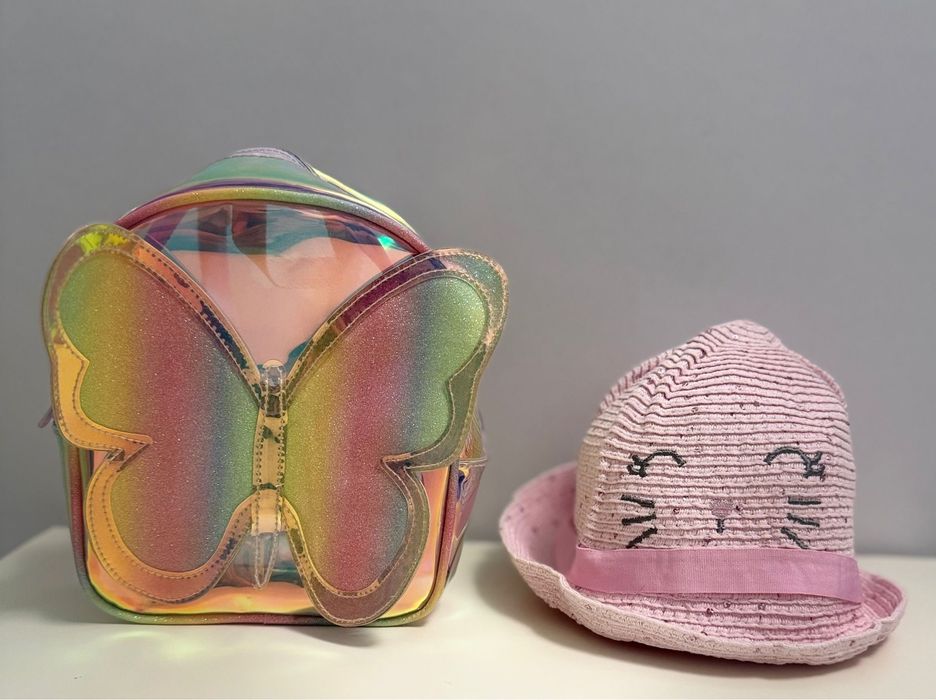 Set rucsac holografic cu fluture + pălărie roz cu paiete – fete