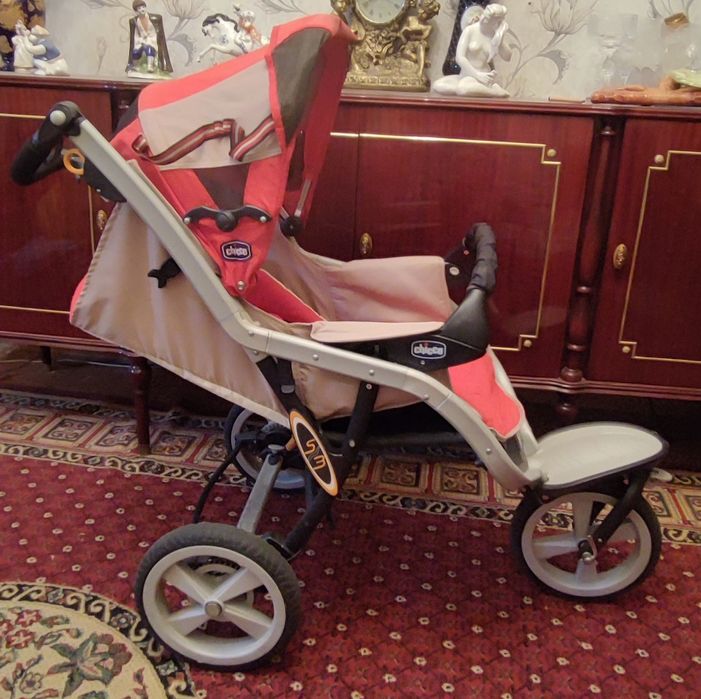Недорого, фирменная, качественная коляска "chicco"