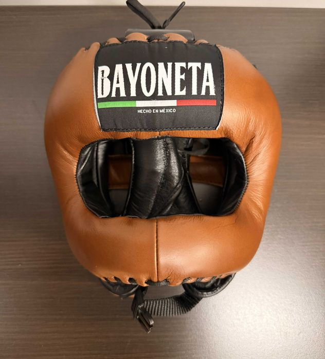Кожаный боксерский шлем Facebar Bayoneta. Размер M. (оригинал)