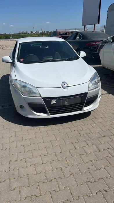 Dezmembram Renault Megane Coupe 1.9 diesel din 2010