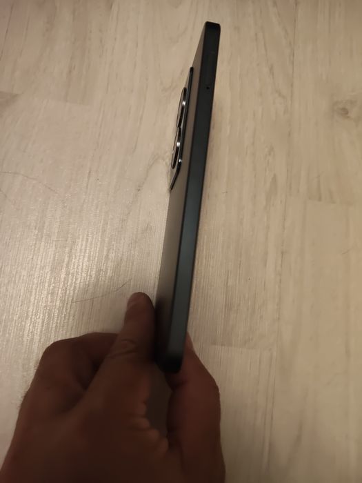 Oppo reno 11 f 5G
8+8Gb Ram
256 GB memorie 
Bateria tine 1 zi jumate folosit normal
Stare buna de funcționare