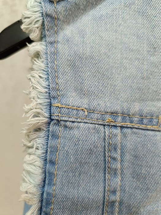 Джинсовая жилетка на девочку