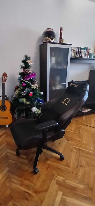 Геймърски стол Secret Lab Omega 295 лв