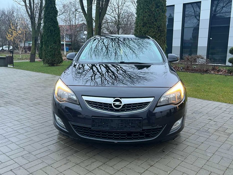 Opel astra J 2011
