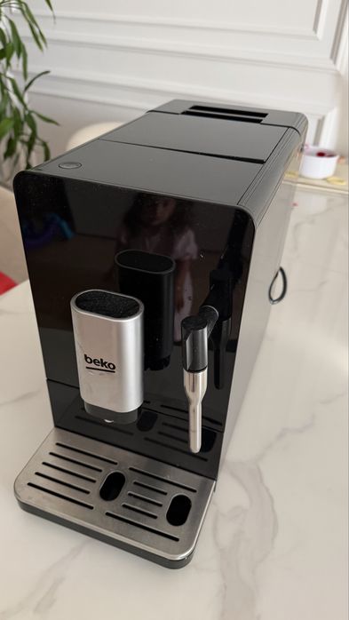 Espressor automat BEKO CEG 3192 B