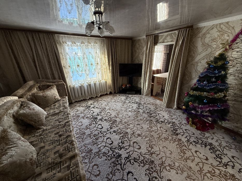 Дом с мебелью и коврами