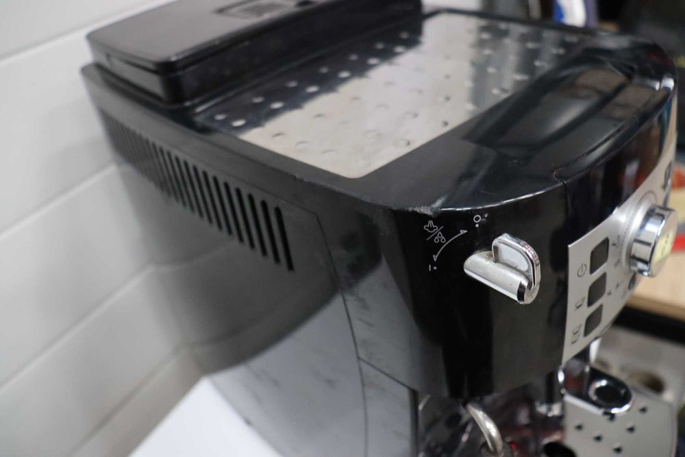 Кафеавтомат De'Longhi Magnifica S 1450W, 5вида напитки, 15бара