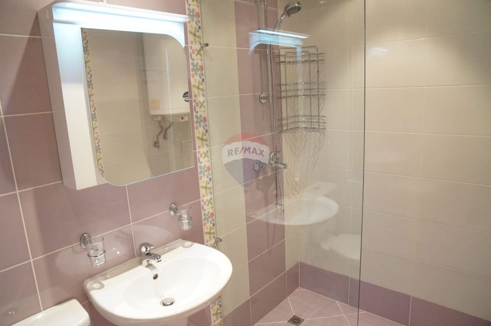 Продава се Двустаен апартамент в Варна, Левски - 60 кв.м за 2482 €/кв.м - Снимка #8