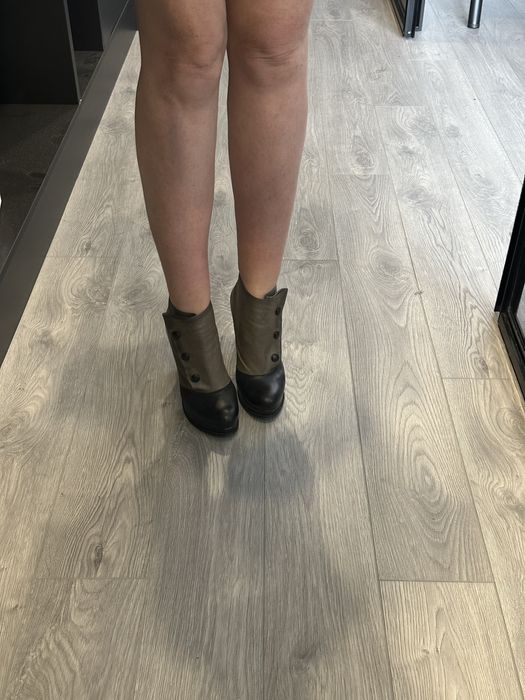 Кожаные ботильоны новые