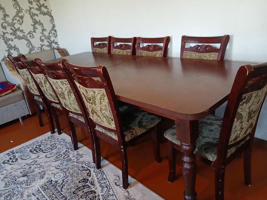 Стол+стулья 10 шт б/у