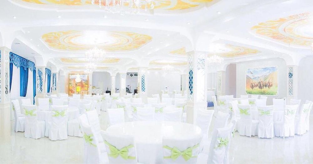 Продаю срочно банты для стульев