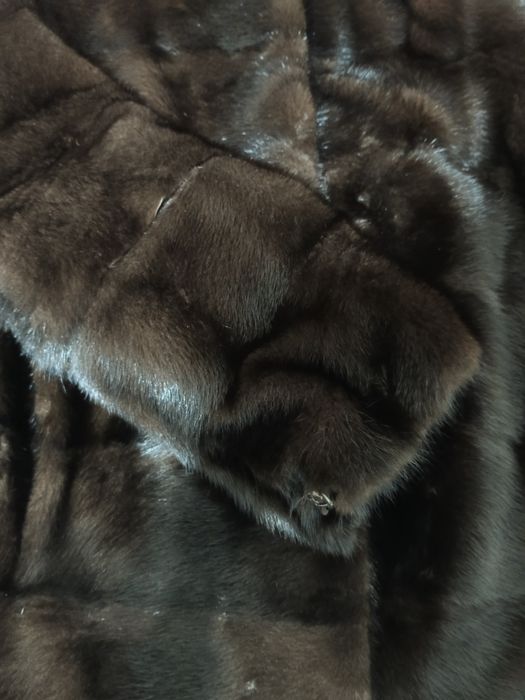 Продам норковую шубу